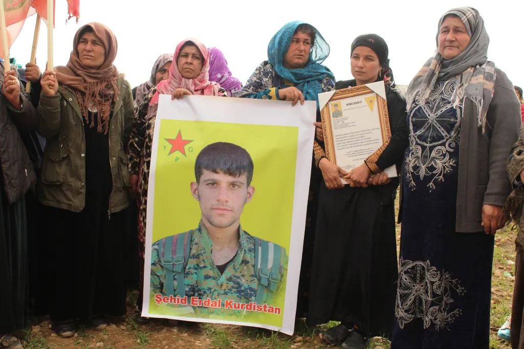Li Kobanê 2 merasîmên sersaxiya şehîdan