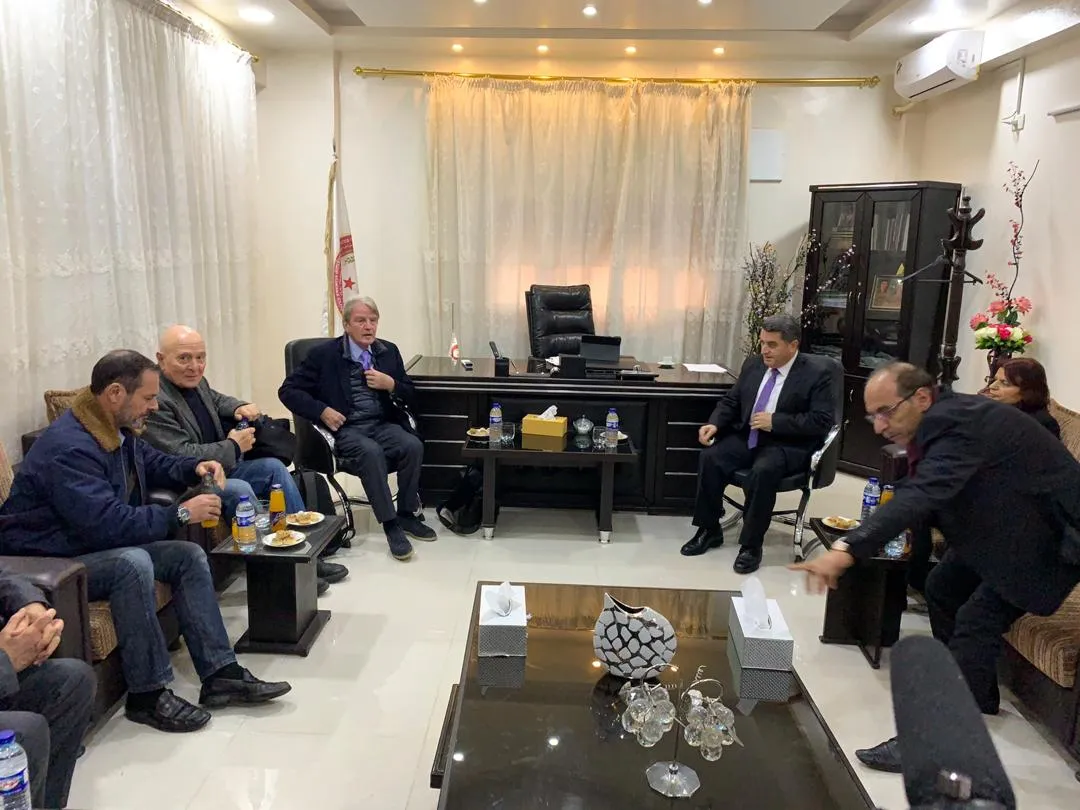 Şandeya ku dê beşdarî komcivînê bibe, gihaşt navenda Desteya Têkiliyên Derve