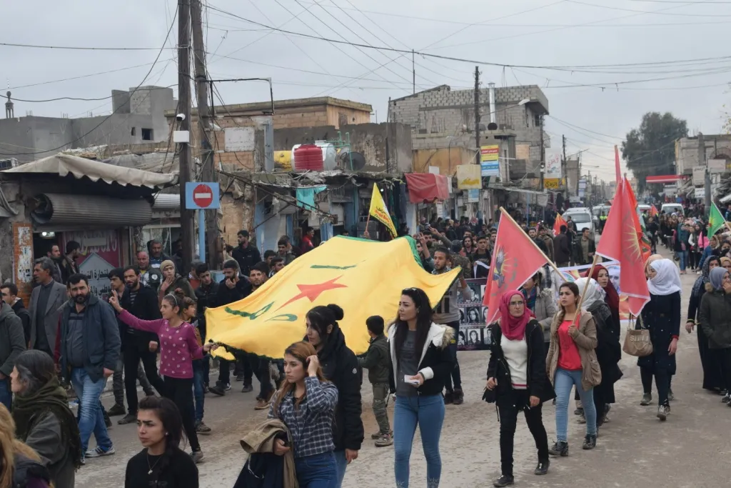 Ciwanên herêma Firatê ji bo azadiya Ocalan li ser pêyan in