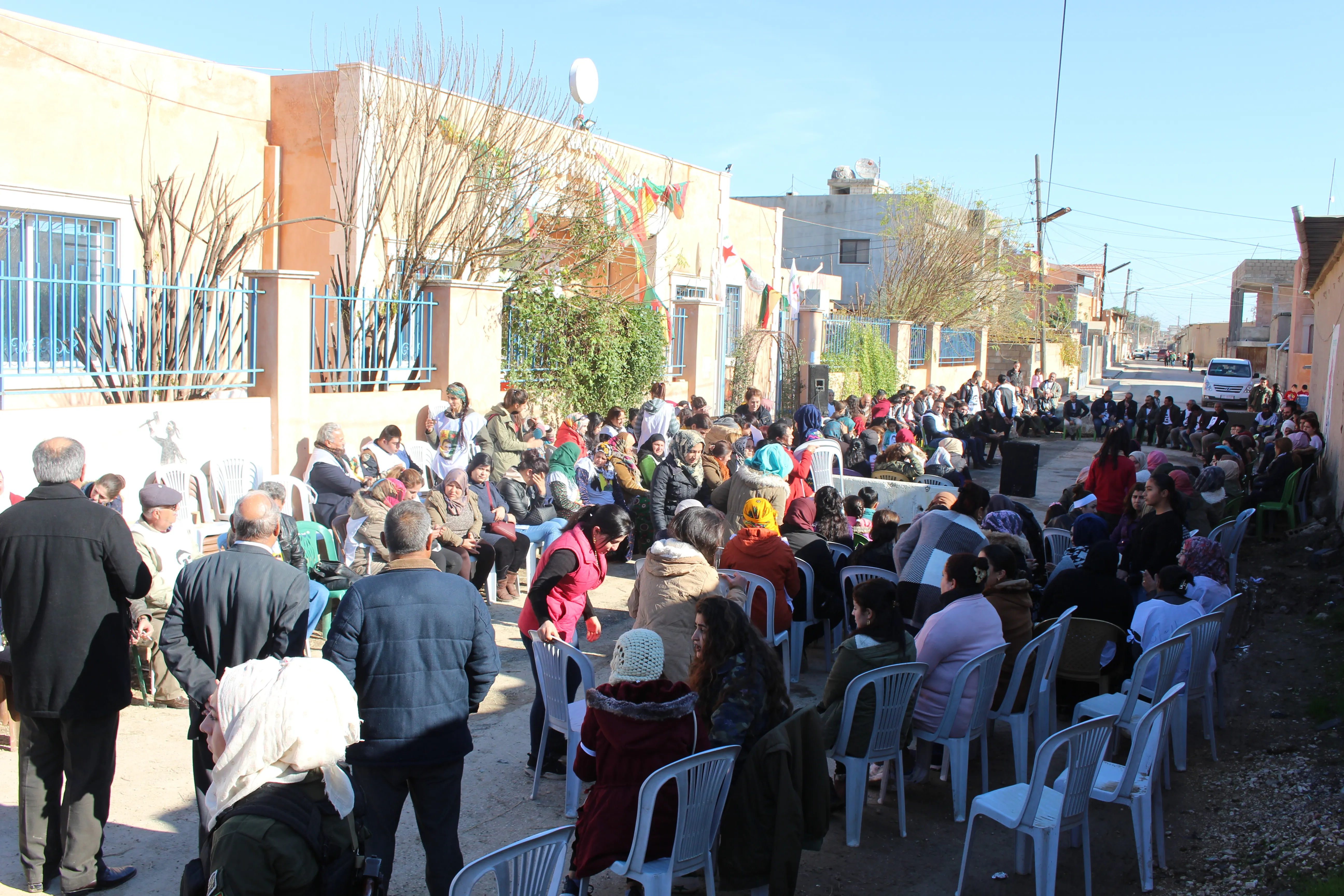 Li Amûdê 450 kes ketin greva birçîbûnê
