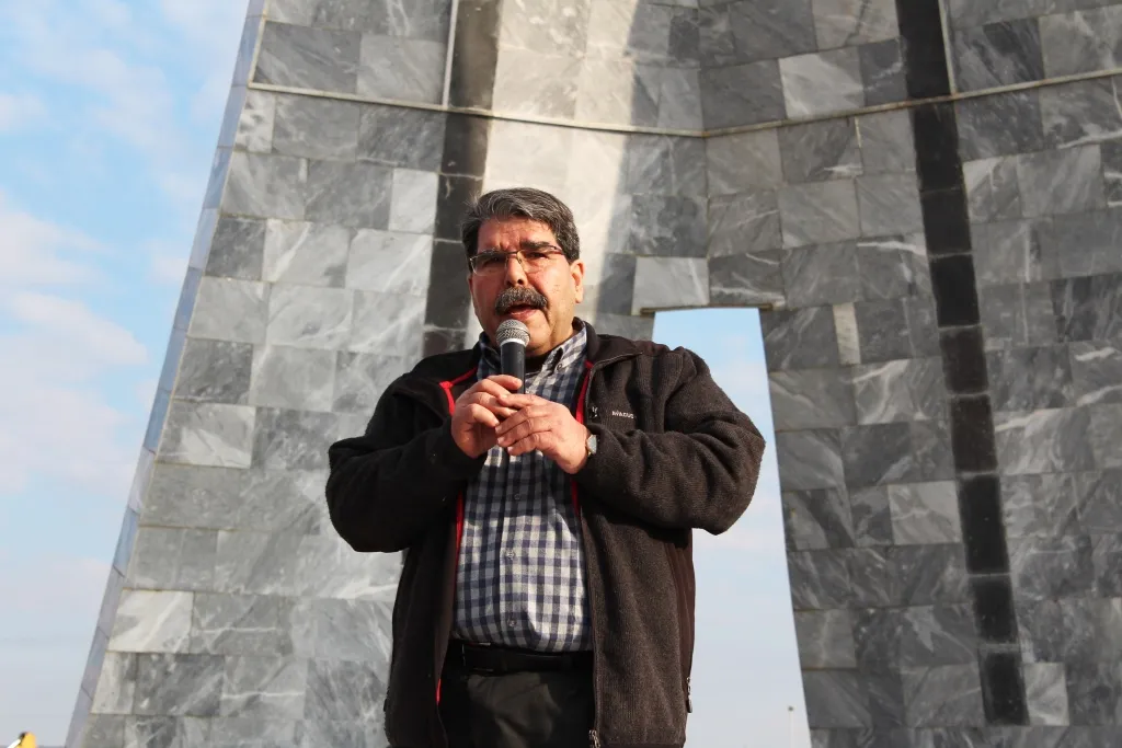 ‘Welatê ku bi xwîna şehîdan hatiye avdan em ji kesî re ber nadin’