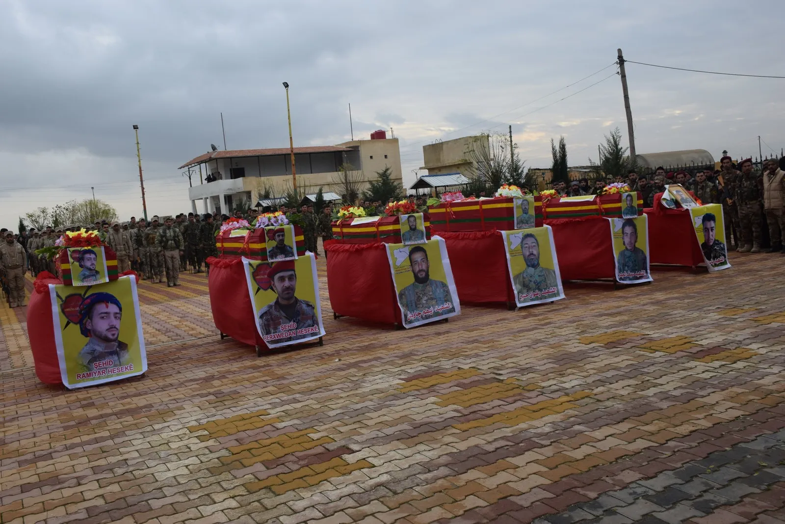 Şêniyên Hesekê lehengên xwe oxir kirin
