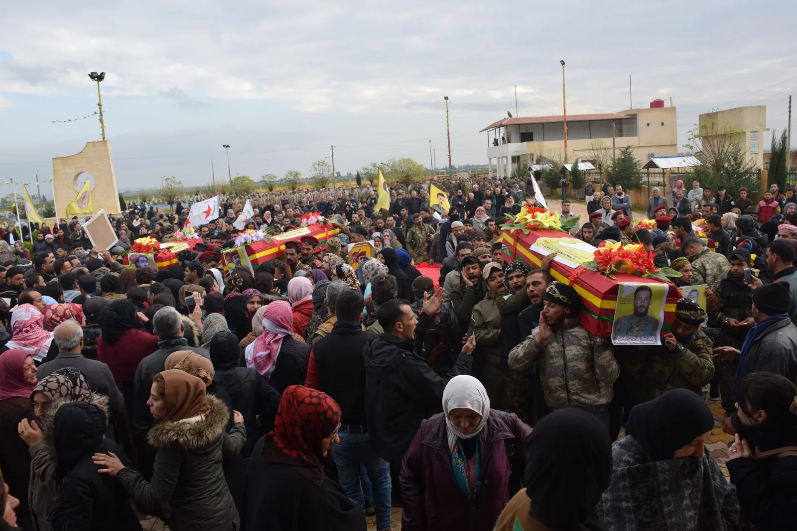 Şêniyên Hesekê lehengên xwe oxir kirin
