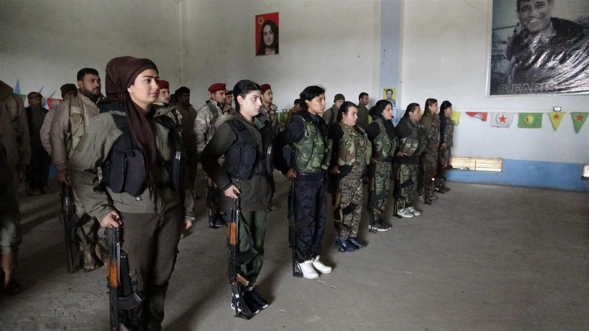 Şêniyan sersaxî ji malbata şehîd Îmad El-Mensûr re xwestin