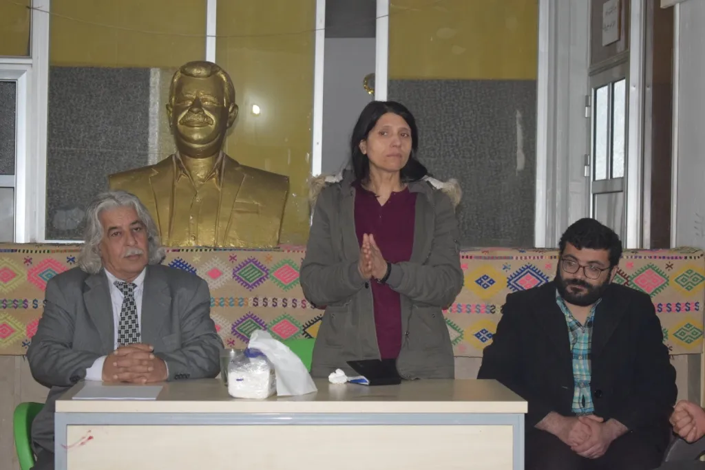 ‘Berpirsyariya mezin a şoreşê dikeve ser milê rewşenbîran‘