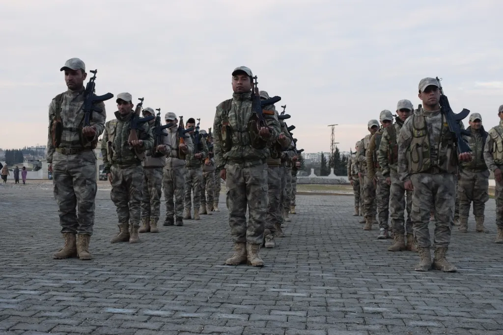 Şehîdên meha Kanûnê yên Minbicê li ser gora xwe hatin bi bîranîn