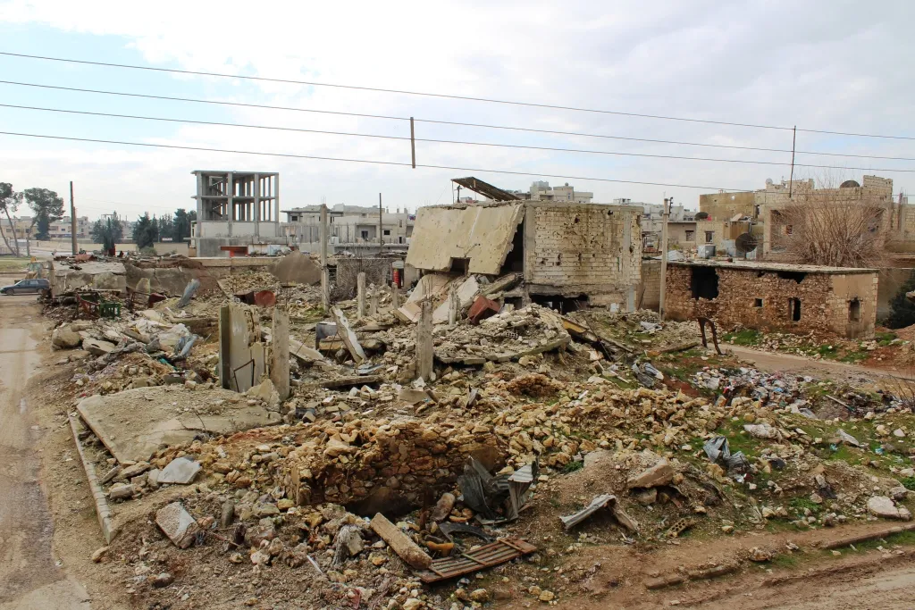 Li kolanên Kobanê nivîs û keskesorên bîranînên şehîdan
