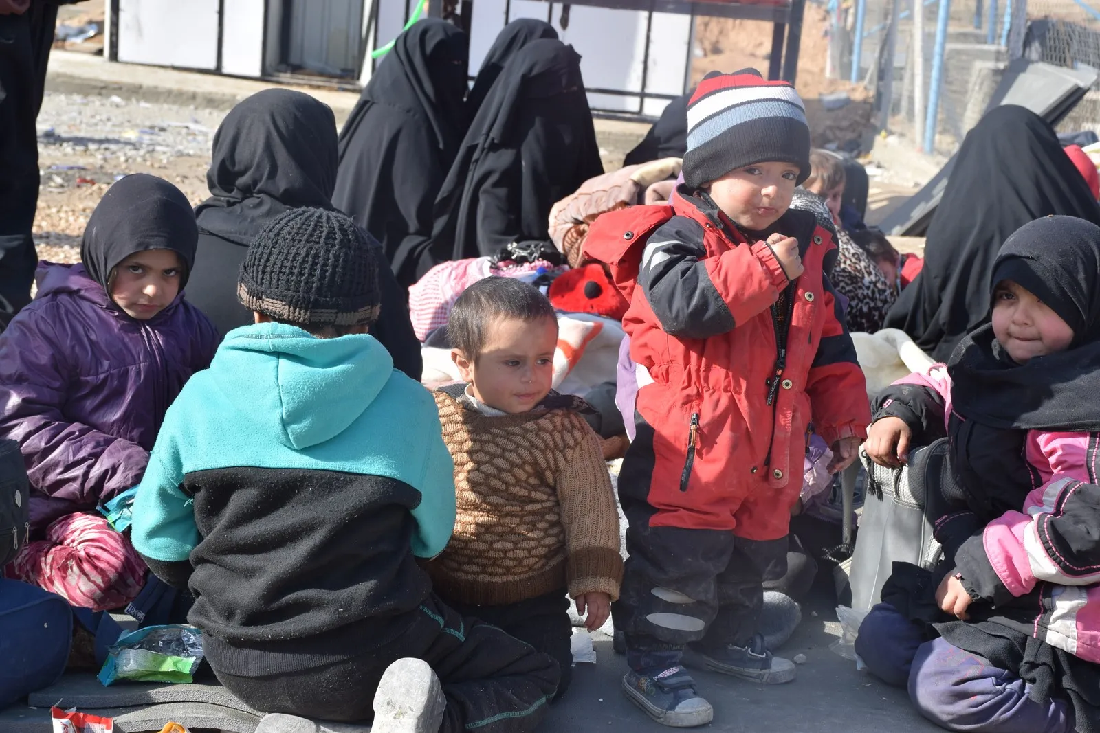 Kampa Holê 5 hezar malbatên ji Hecîn û Baxozê pêşwazî dike