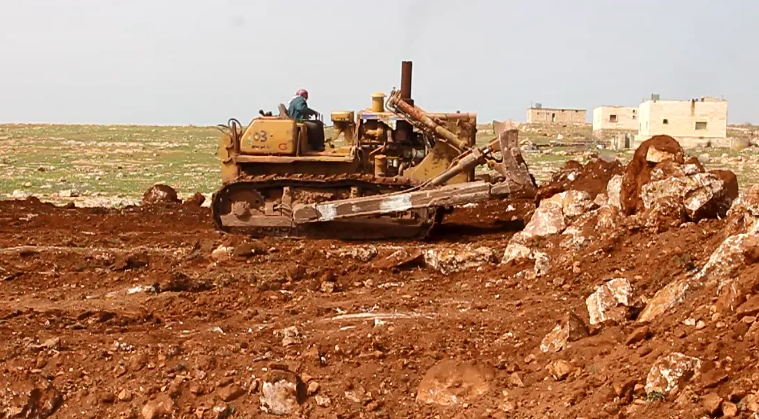 Şaredarî bi derfetên kêm daxwazên gelê Efrînê bi cih tîne