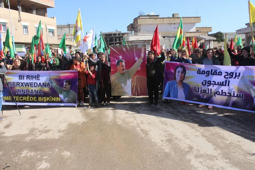 Şêniyên Dirbêsiyê û Tirbespiyê piştgirî da Leyla Guven