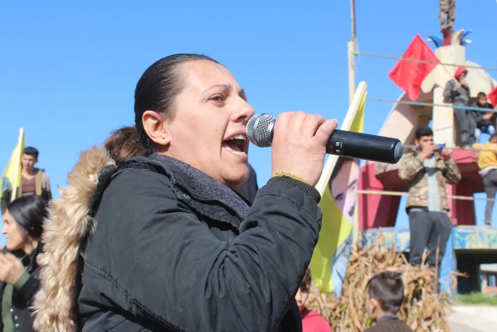 Şêniyên Dirbêsiyê û Tirbespiyê piştgirî da Leyla Guven