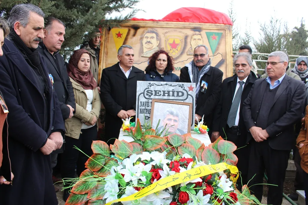 Şehîd Xebat li ser gora xwe hate bibîranîn