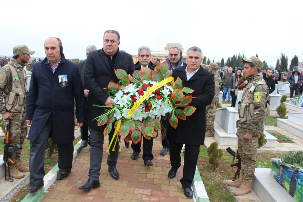 Şehîd Xebat li ser gora xwe hate bibîranîn