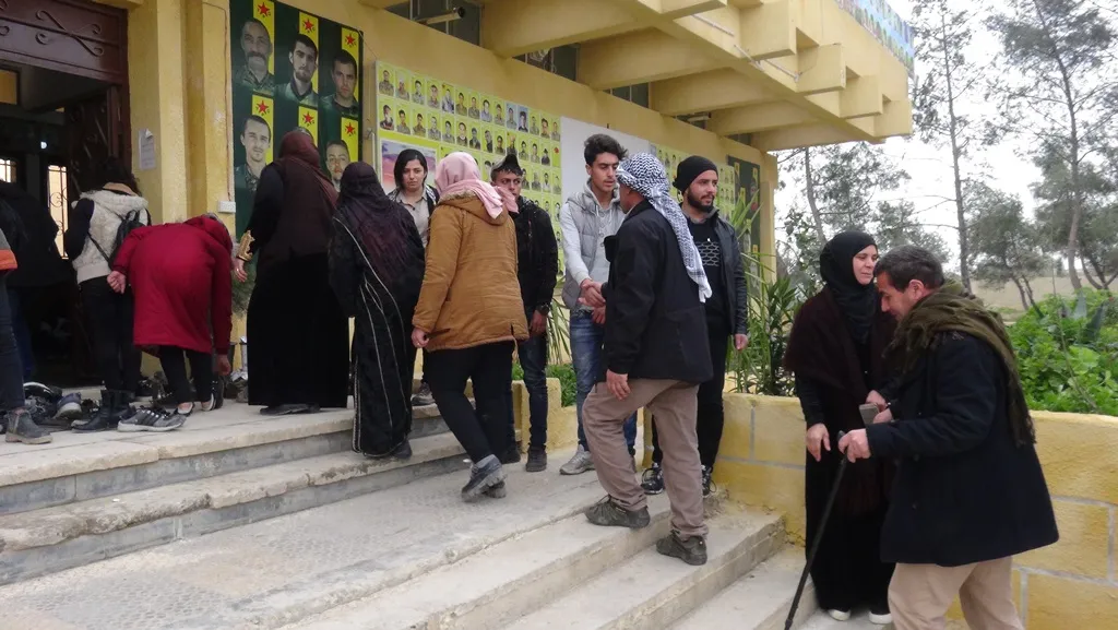Şandeyên Minbic û Kobanê serdana çalakvanên Tebqayê kir