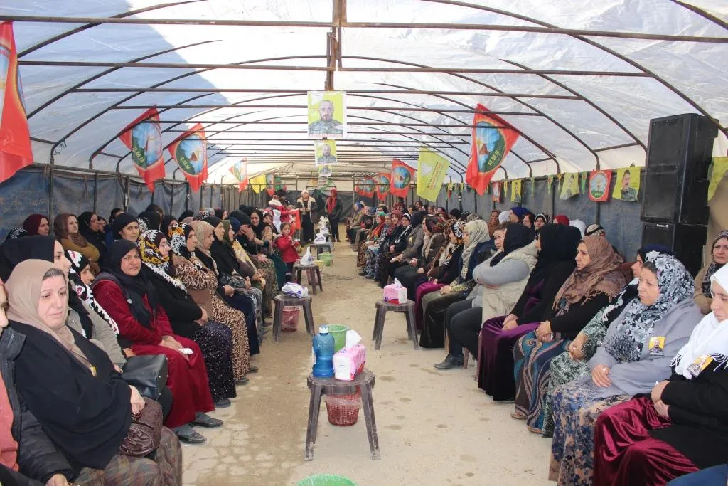 ‘Dema ku em şehîdekê xwe oxir dikin bi sedan kes amade ku çeka wî rakin‘
