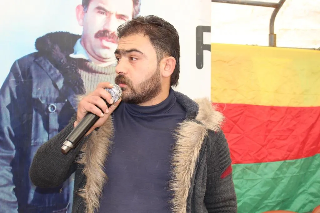 ‘Dema ku em şehîdekê xwe oxir dikin bi sedan kes amade ku çeka wî rakin‘