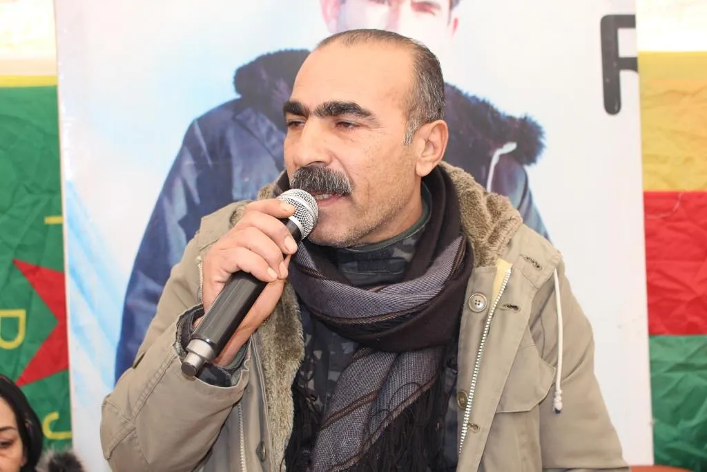 ‘Dema ku em şehîdekê xwe oxir dikin bi sedan kes amade ku çeka wî rakin‘