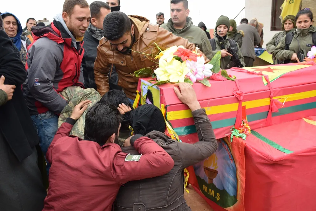 Şêniyên Serêkaniyê şehîd Dilşêr oxir kir