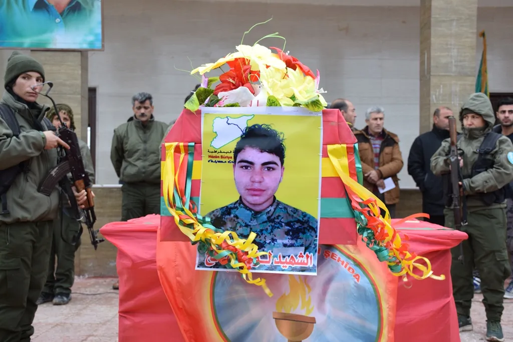 Şêniyên Serêkaniyê şehîd Dilşêr oxir kir