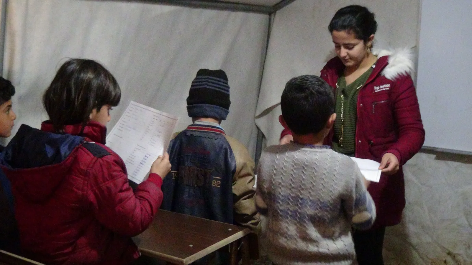 Xwendekarên Efrînê karnameyên xwe wergirtin