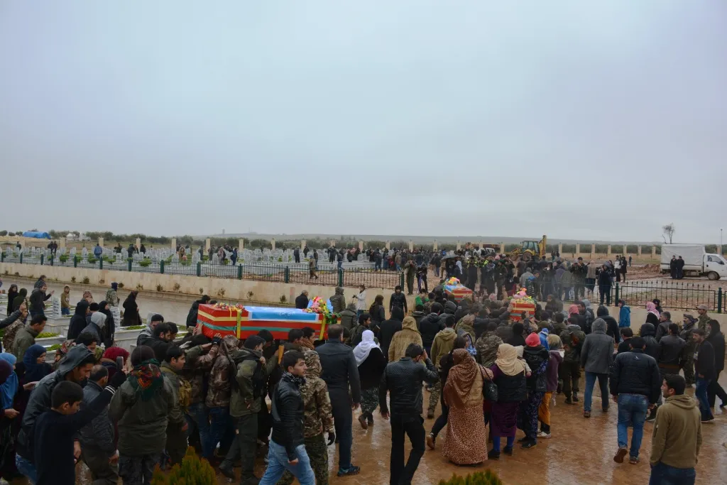 Kobanê 3`yê şehîdên xwe oxir kirin
