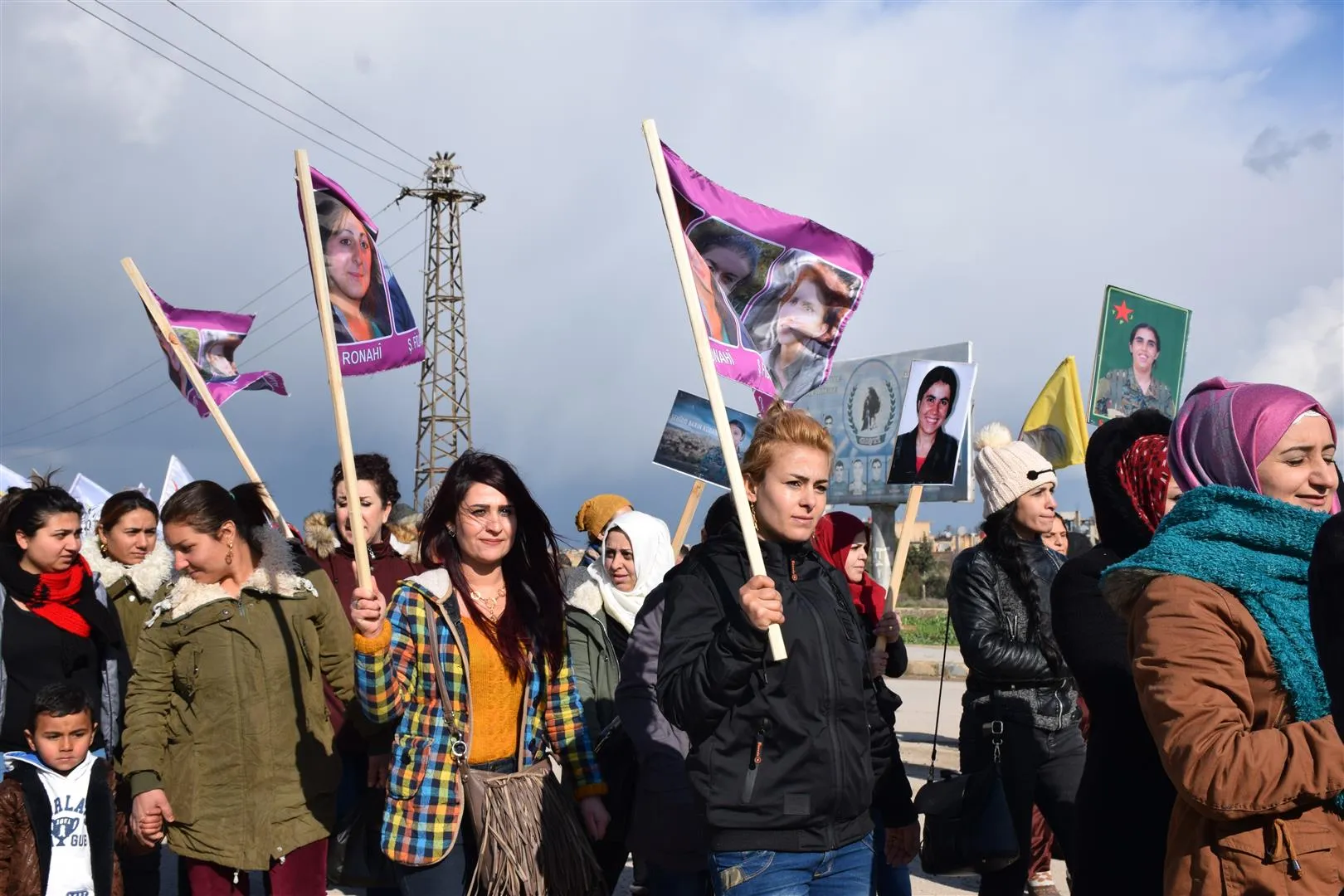 Şêniyên kantona Hesekê daketin qadan