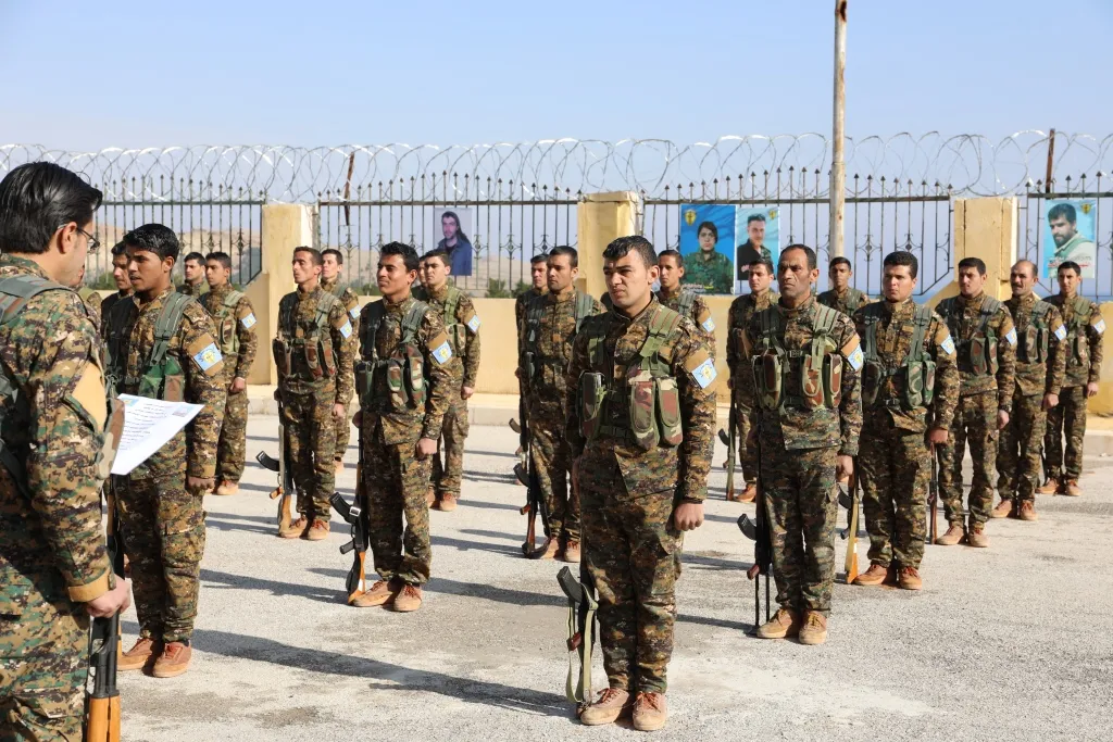 Akademiya"Şehîd Koçerîn" dewreya fermandaran bi dawî kir
