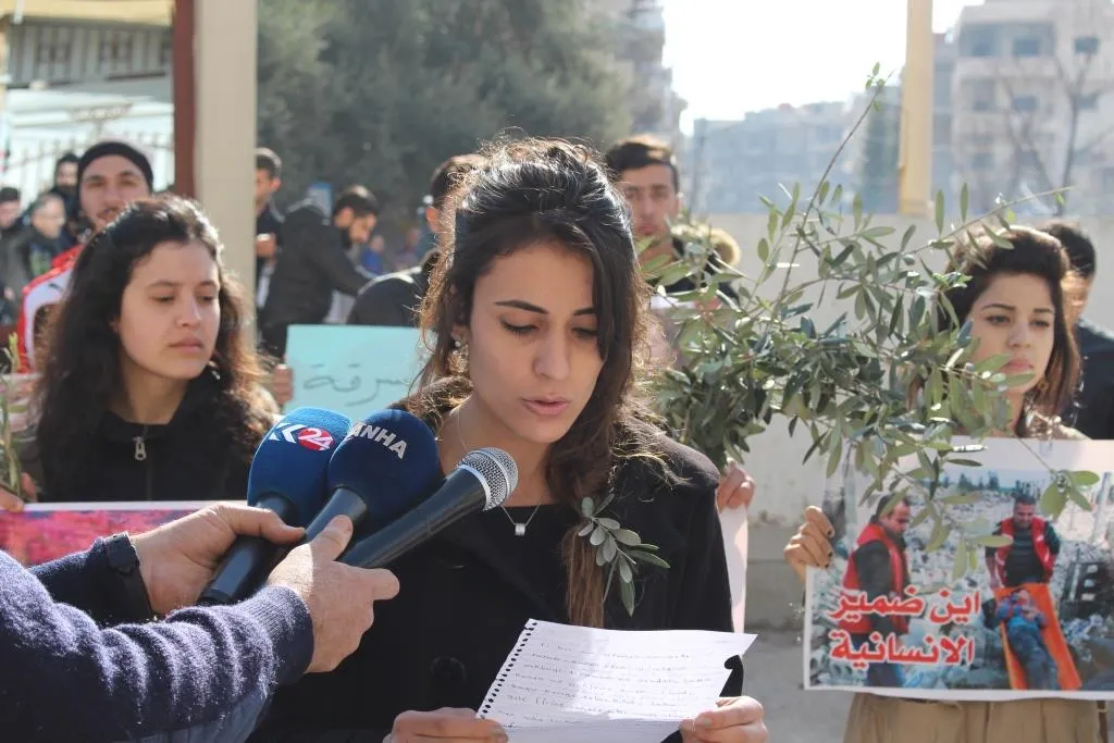 Xwendekarên Efrînê daxuyaniya binpêkirinên Tirkiyê li Efrînê radestî NY`ê kirin