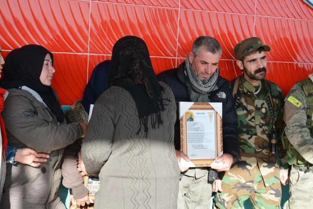 Gelê Qamişlo cenazeyê şehîd Êrîş bi merasîmeke girseyê spartin axê