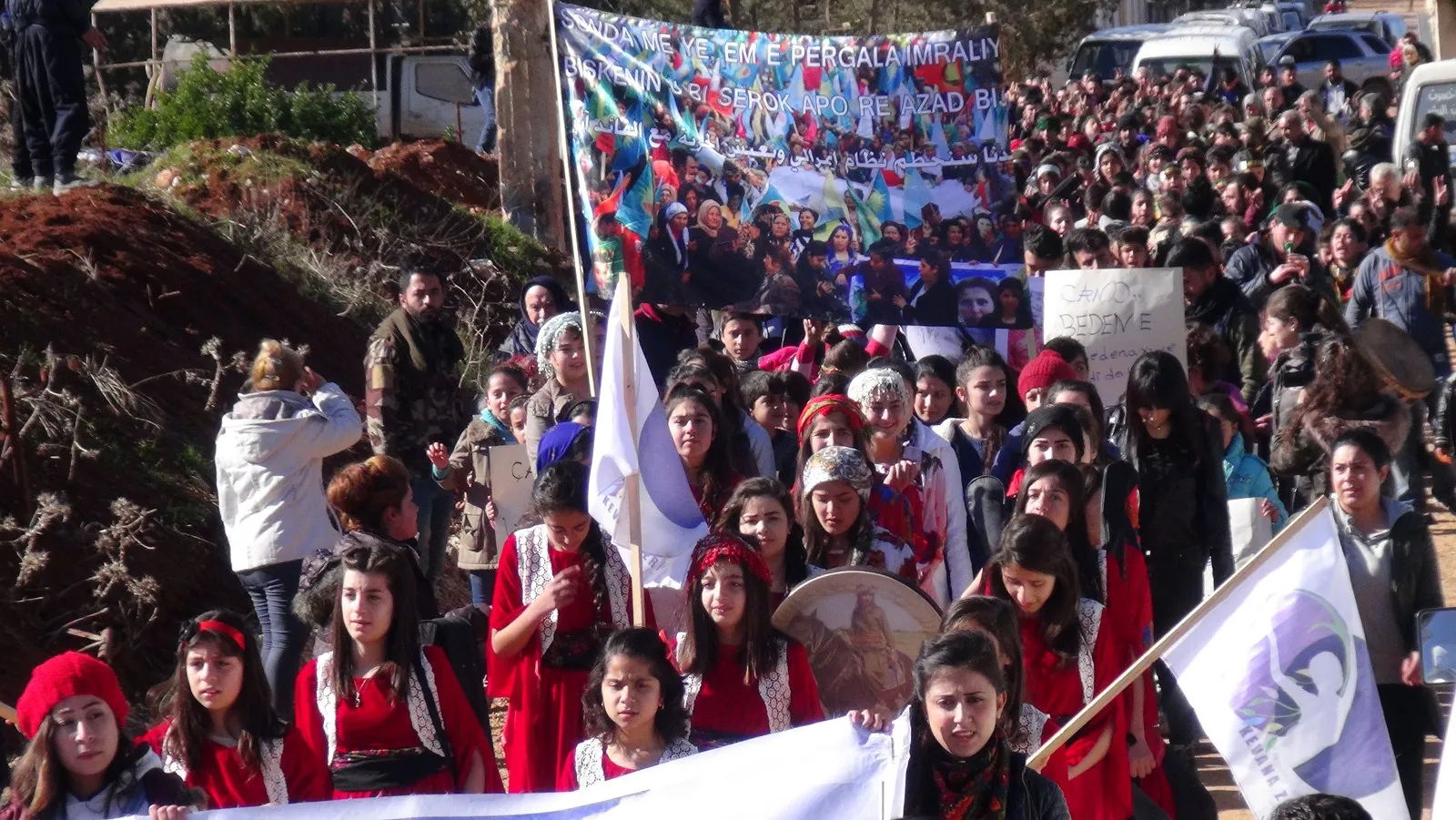Endamên Tev-Çandê li dijî dagirkirina Efrînê daketin qadan
