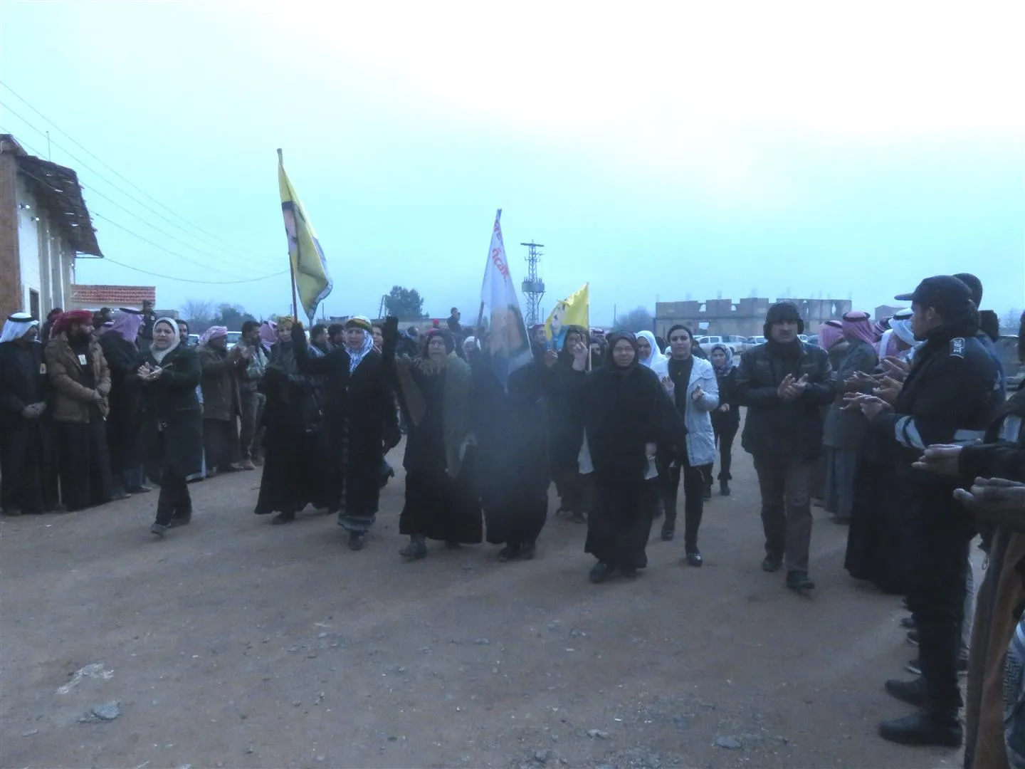 Sersaxî ji malbata şehîd Mihemed Idrîs re hate xwestin