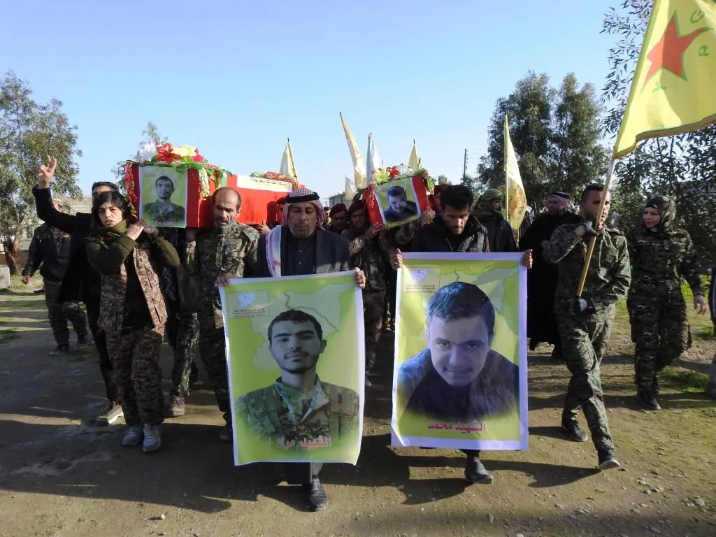 Goristana Şehîd Sêvdar du şehîd hembêz kirin