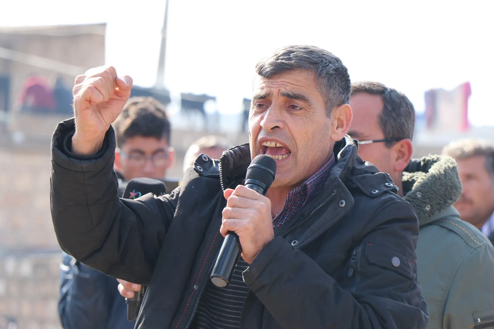 Li herêma Efrînê bi hezaran kes li dijî dagirkeriyê daketin qadan