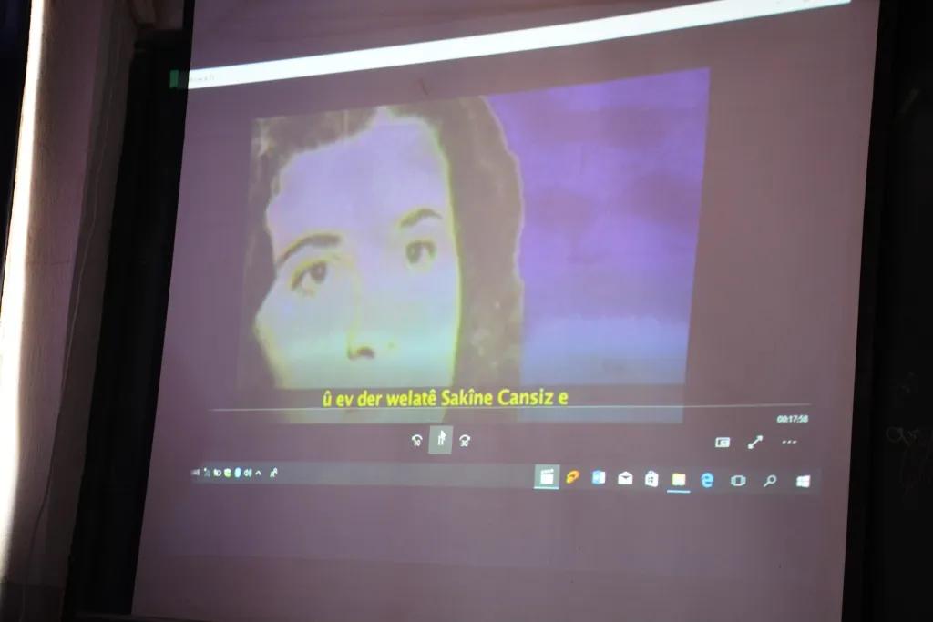 Şehîdên Parîsê li Kobanê hatin bi bîranîn