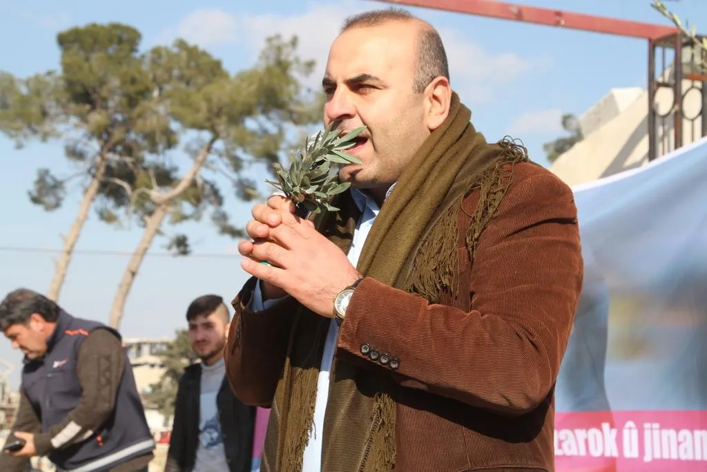 Şêniyên Kobanê soza rizgarkirina Efrînê nû kirin
