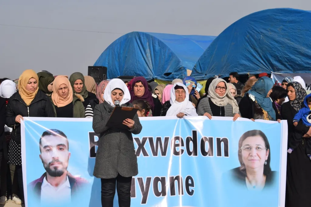 Ji konê çalakiyê ya Girê Spî berxwedana Leyla Guven û Yagiz hate silavkirin