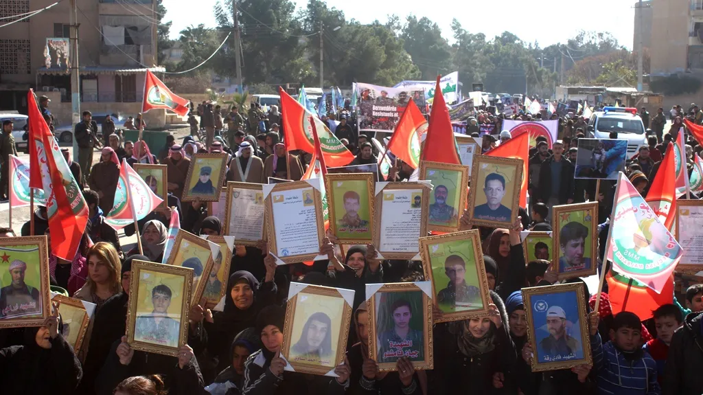 Şêniyên Tebqayê jî herikîn qadan