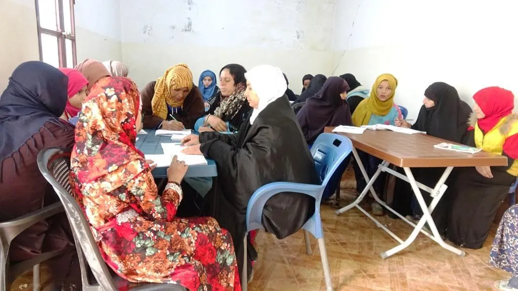 Jinên Reqayê fêrî alfebeyê dibin