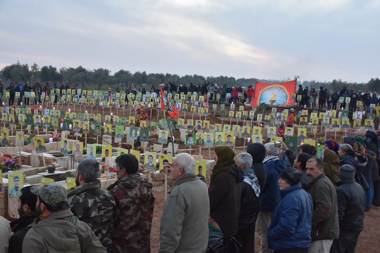 Şehîdên Berxwedana Serdemê li ser gorên xwe hatin bi bîranîn