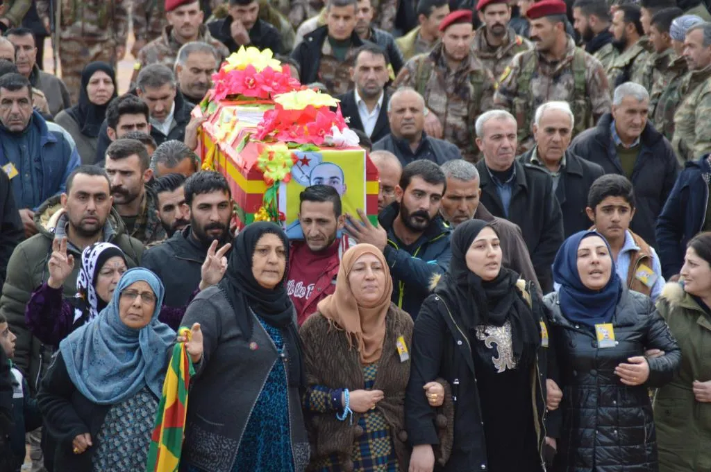 Gelê Qamişlo cenazeyê Şehîd Silêman spartin axê