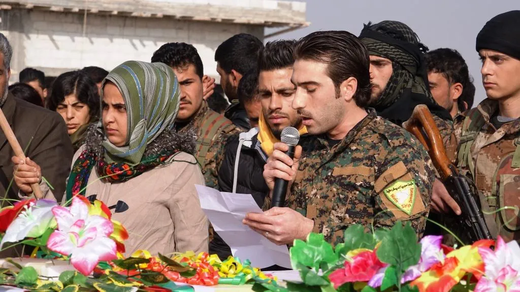 Cenazeyê 3 şehîdan li Reqayê hatin veşartin