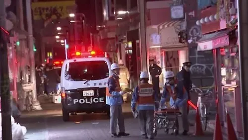 Li Tokyoyê erebeyekê li sivîlan da: 10 birîndar