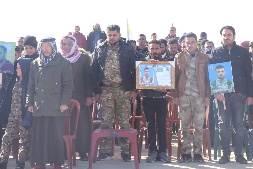'Gefên Tirkiyê beşek ji rêzefîlmê astengkirina çareseriya aloziya Sûriyê ye'