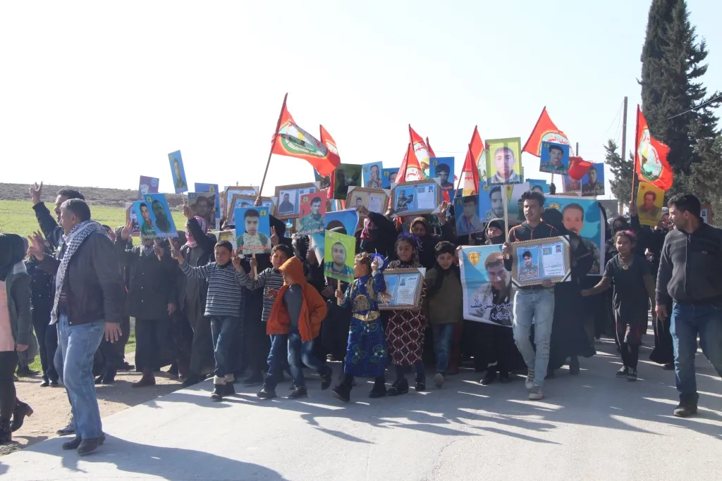 'Gefên Tirkiyê beşek ji rêzefîlmê astengkirina çareseriya aloziya Sûriyê ye'