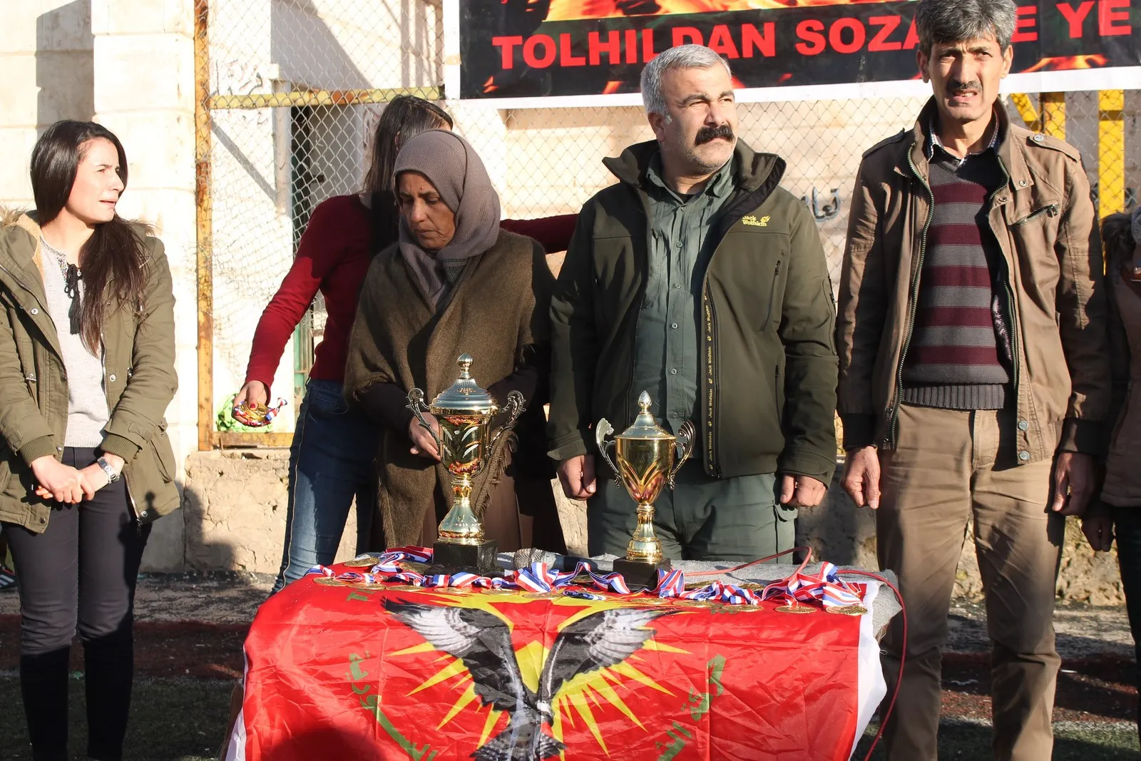 Tîma Ciwanên Efrînê B xelata turonveyê wergirt