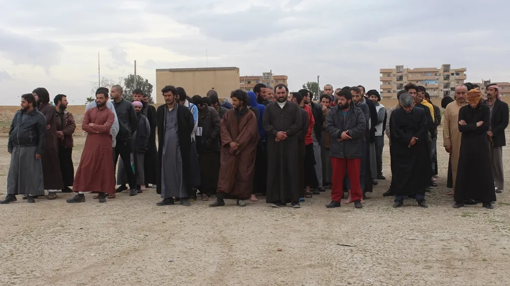 74 kesên ku ji bo bûyerên li Mensûra hatibûn girtin hatin berdan