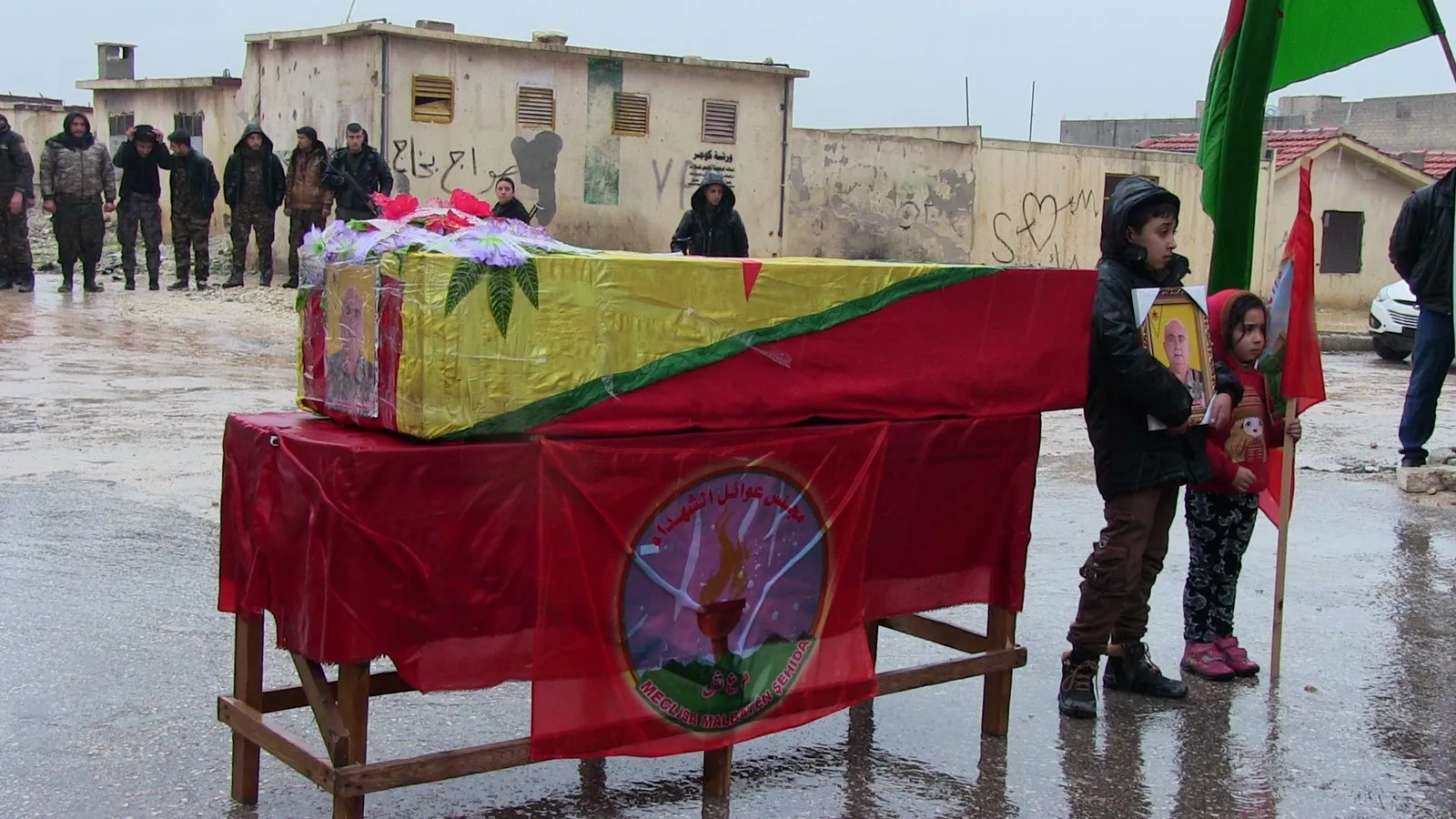 Cenazeyê şehîd Nadir bi merasîmeke girseyî hate veşartin