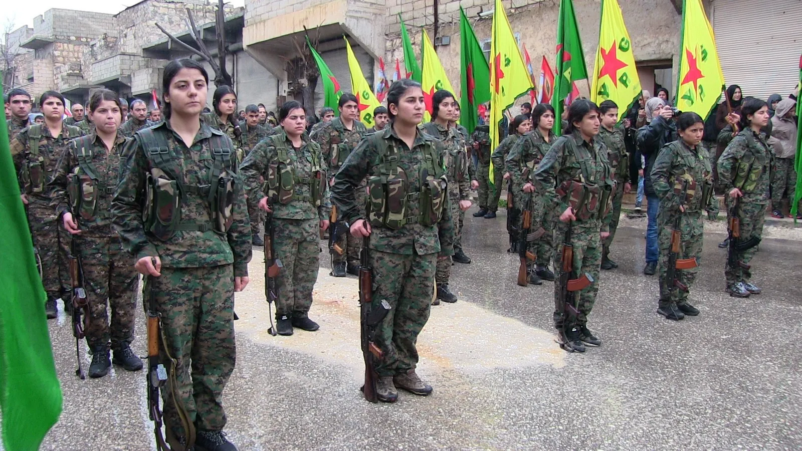 Cenazeyê şehîd Nadir bi merasîmeke girseyî hate veşartin