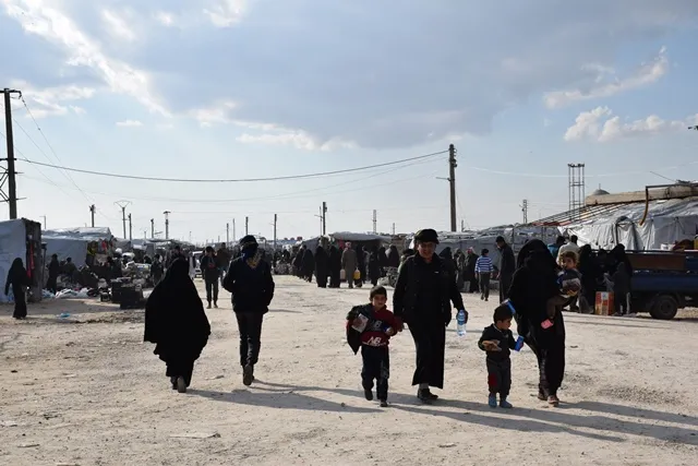 43  hezar koçber û penaber li kampa Holê dimînin