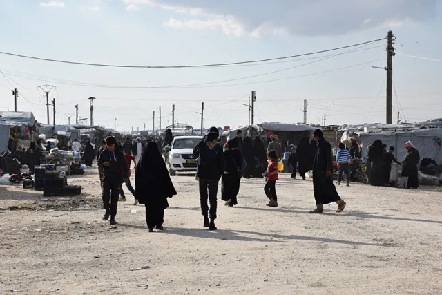 43  hezar koçber û penaber li kampa Holê dimînin